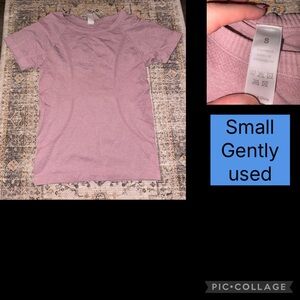 Women’s work out short sleeve shirt size small